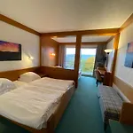 Logis Hotel-restaurant Aux Trois Roses Szálloda