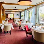 Logis Hôtel-restaurant Aux Trois Roses 3*