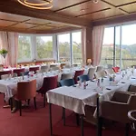 Logis Hôtel-restaurant Aux Trois Roses La Petite-Pierre