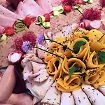 Logis Hotel-restaurant Aux Trois Roses
