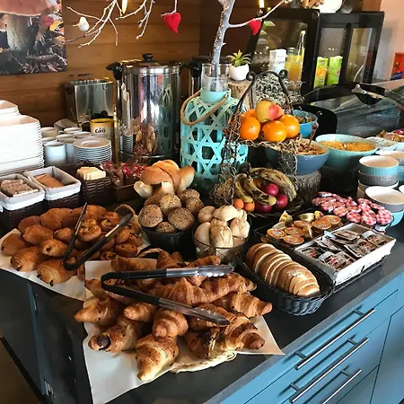 Logis Hotel-restaurant Aux Trois Roses La Petite-Pierre