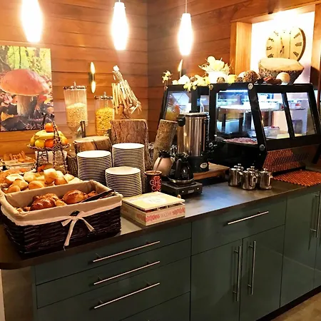 Logis Hotel-restaurant Aux Trois Roses