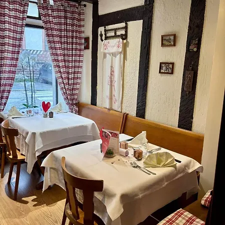 Ξενοδοχείο Logis Hotel-restaurant Aux Trois Roses