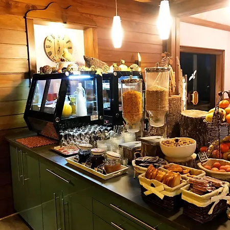 Szálloda Logis Hotel-restaurant Aux Trois Roses 3*