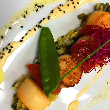 ホテル Logis Hotel-restaurant Aux Trois Roses ラ・プティット・ピエール