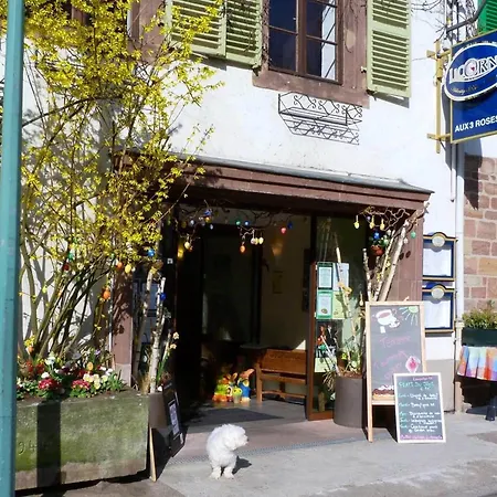 Logis Hotel-restaurant Aux Trois Roses Hotel 3*