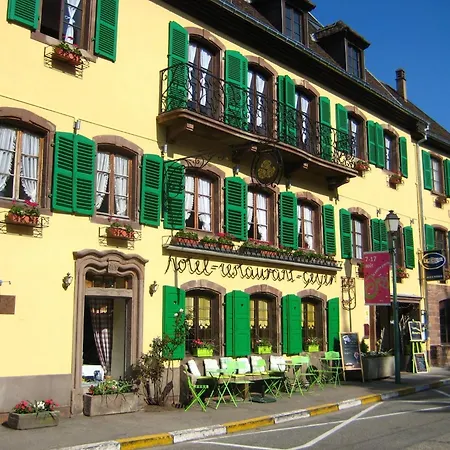 ホテル Logis Hotel-restaurant Aux Trois Roses ラ・プティット・ピエール