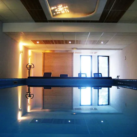 Logis Hotel-restaurant Aux Trois Roses