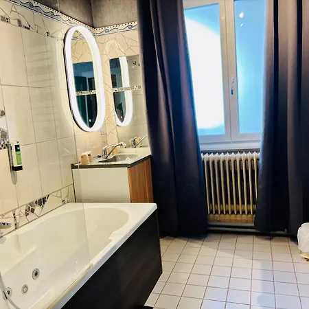 Logis Hotel-restaurant Aux Trois Roses