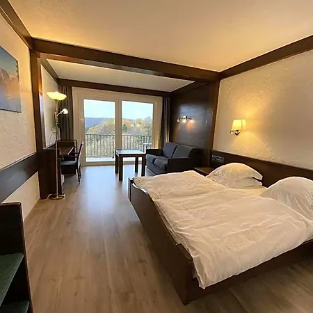 Logis Hotel-restaurant Aux Trois Roses Hotel