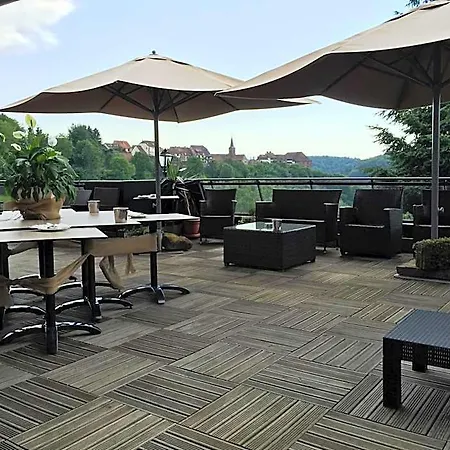 Logis Hotel-restaurant Aux Trois Roses Hotel 3*