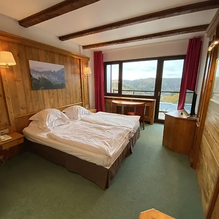 Logis Hotel-restaurant Aux Trois Roses La Petite-Pierre