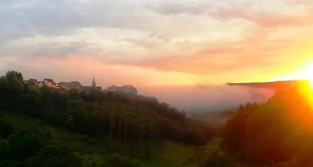 Logis Hotel-restaurant Aux Trois Roses Hotel