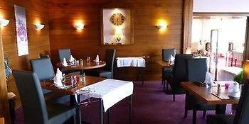 Logis Hotel-restaurant Aux Trois Roses La Petite-Pierre
