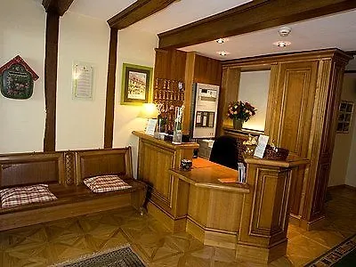 Restaurant Aux Trois Roses Hotel 3*