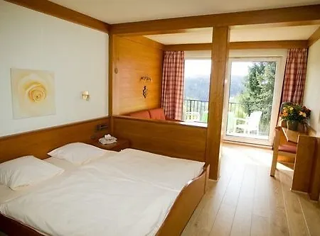 فندق Logis Hotel-restaurant Aux Trois Roses