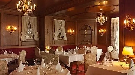 Restaurant Aux Trois Roses Hotel