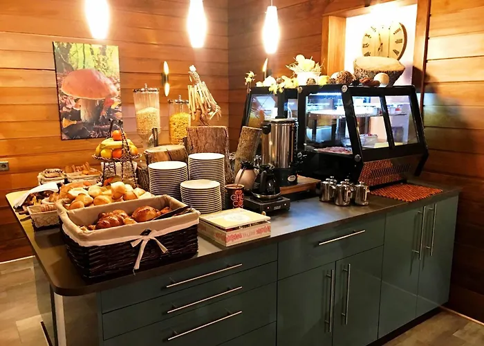 Logis Hotel-restaurant Aux Trois Roses