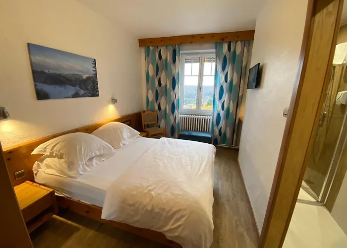 Logis Hotel-restaurant Aux Trois Roses La Petite-Pierre