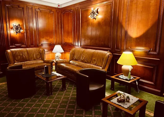 Logis Hotel-restaurant Aux Trois Roses Hotel La Petite-Pierre