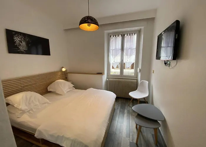 Logis Hotel-restaurant Aux Trois Roses Hotel La Petite-Pierre