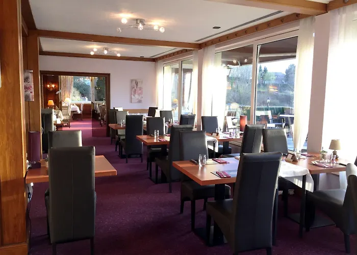 Logis Hotel-restaurant Aux Trois Roses