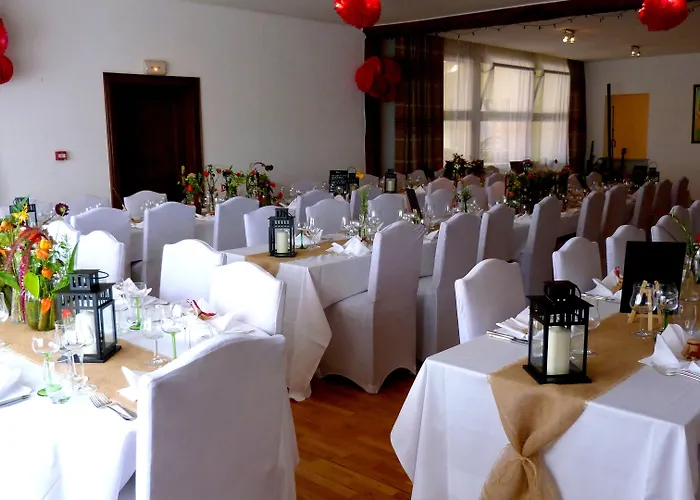 Logis Hotel-restaurant Aux Trois Roses 3*