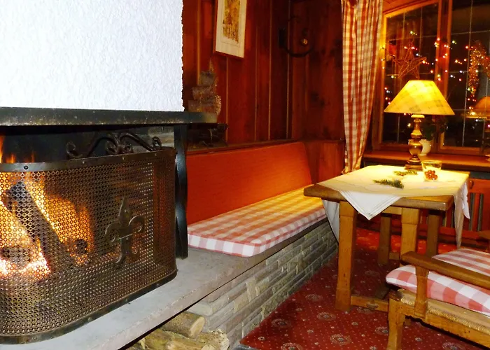 Logis Hotel-restaurant Aux Trois Roses