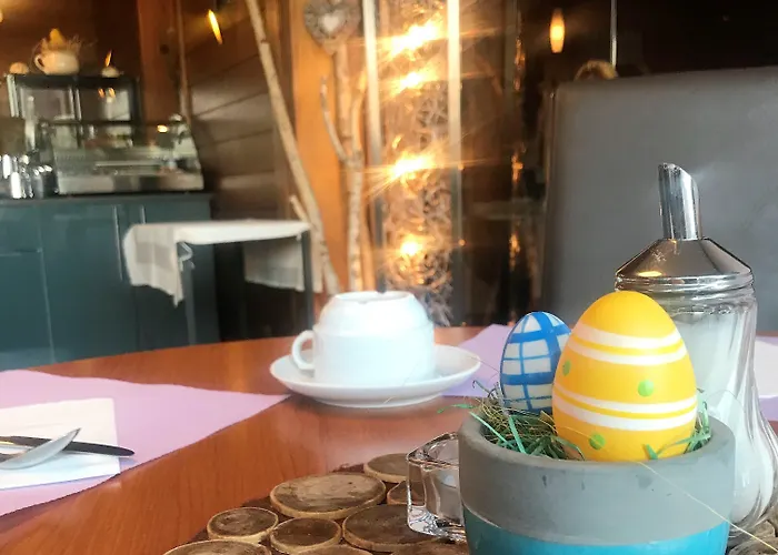 Hotel Logis Hotel-restaurant Aux Trois Roses