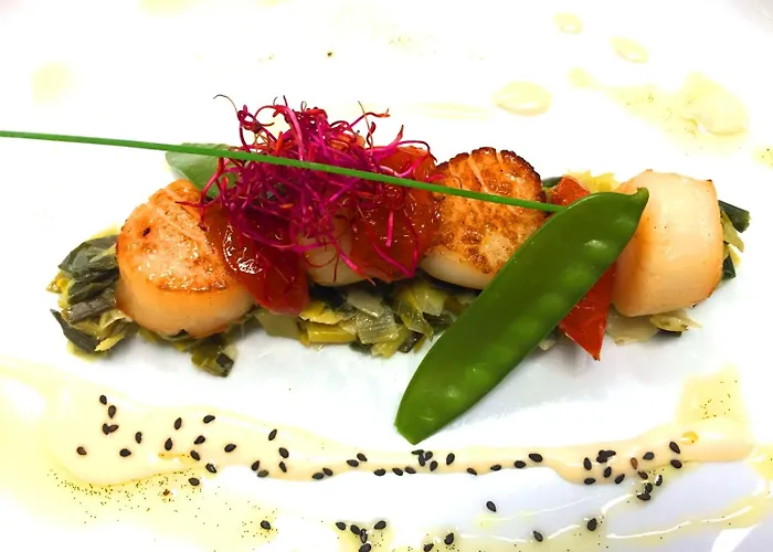 Hotel Logis Hotel-restaurant Aux Trois Roses 3*