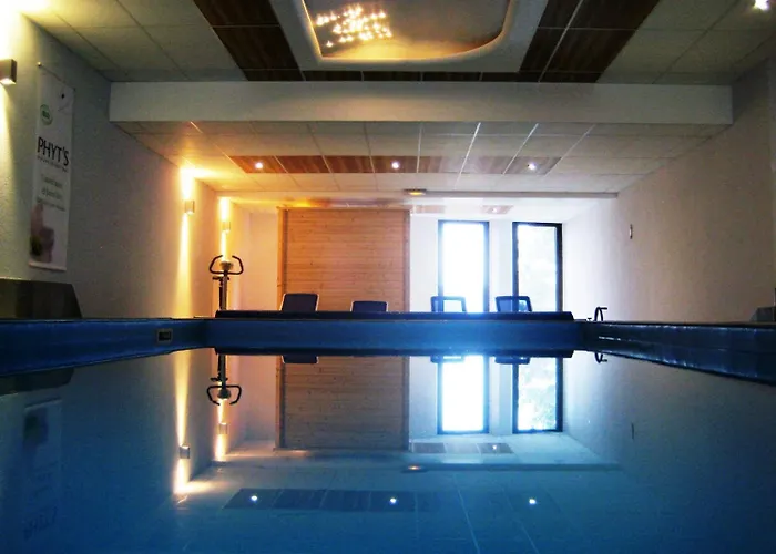 Logis Hotel-restaurant Aux Trois Roses