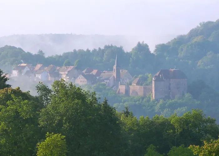 Hotel Logis Hotel-restaurant Aux Trois Roses 3*