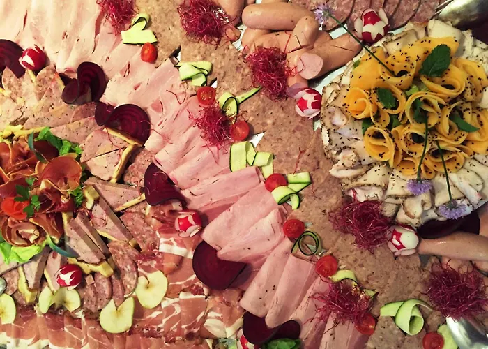 Logis Hotel-restaurant Aux Trois Roses 3*