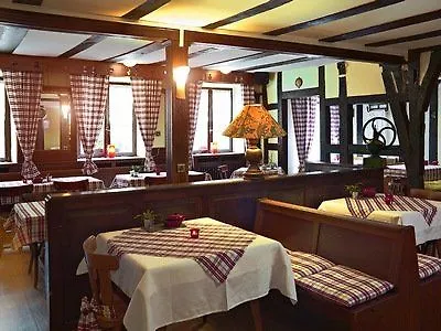 Logis Hotel-restaurant Aux Trois Roses