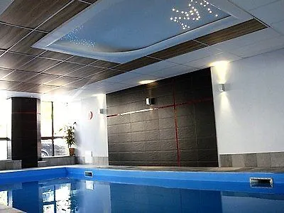 Logis Hotel-restaurant Aux Trois Roses