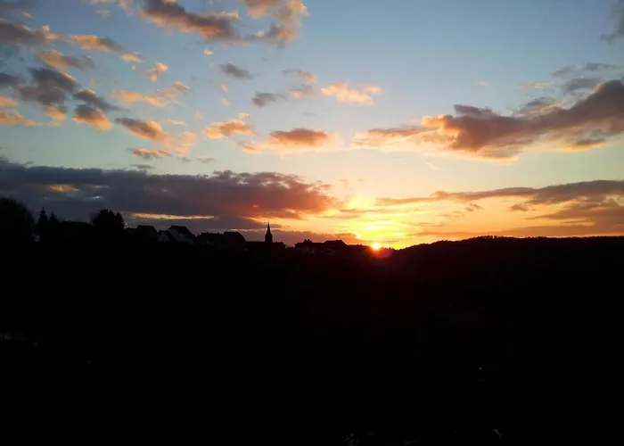 Hotel Logis Hotel-restaurant Aux Trois Roses