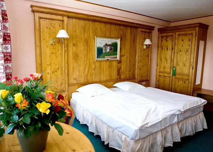 Hotel Logis Hotel-restaurant Aux Trois Roses La Petite-Pierre