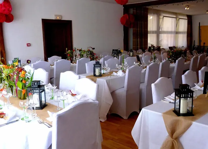 Hotel Logis Hotel-restaurant Aux Trois Roses 3*