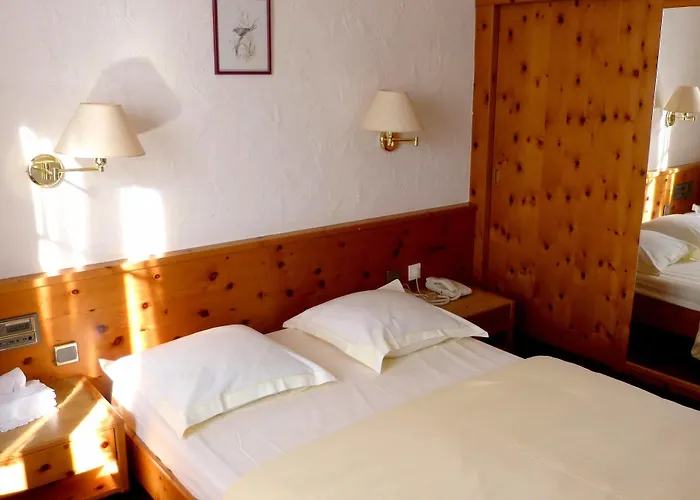 Logis Hotel-restaurant Aux Trois Roses